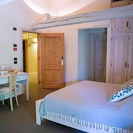 Farm House Hotel *